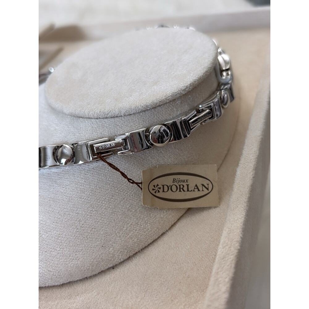 D’Orlan Elegant Silver-Tone Sculpted Link Necklace - Women Jewelry - Picture 3 of 3